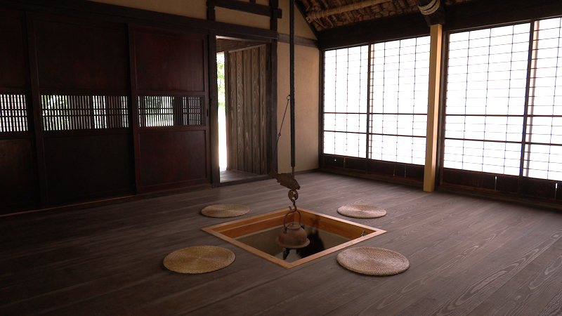 奥の屋の茶の間01