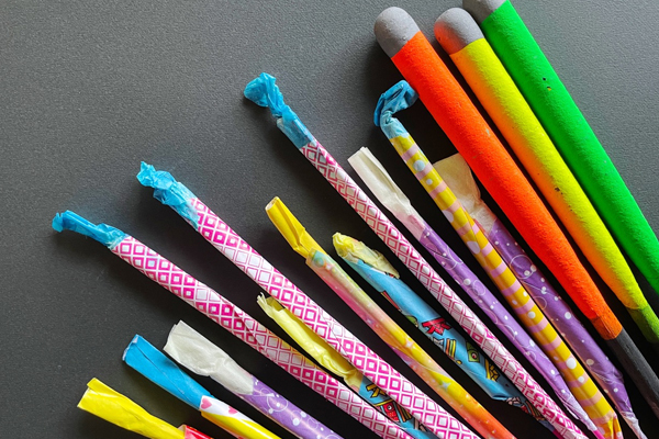 持込禁止_0001_花火・火薬