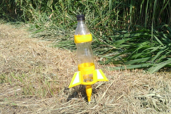 持込禁止_0020_ペットボトルロケット