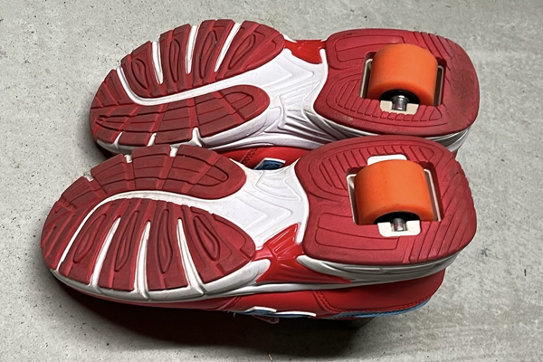 持込禁止_0028_ローラーシューズ