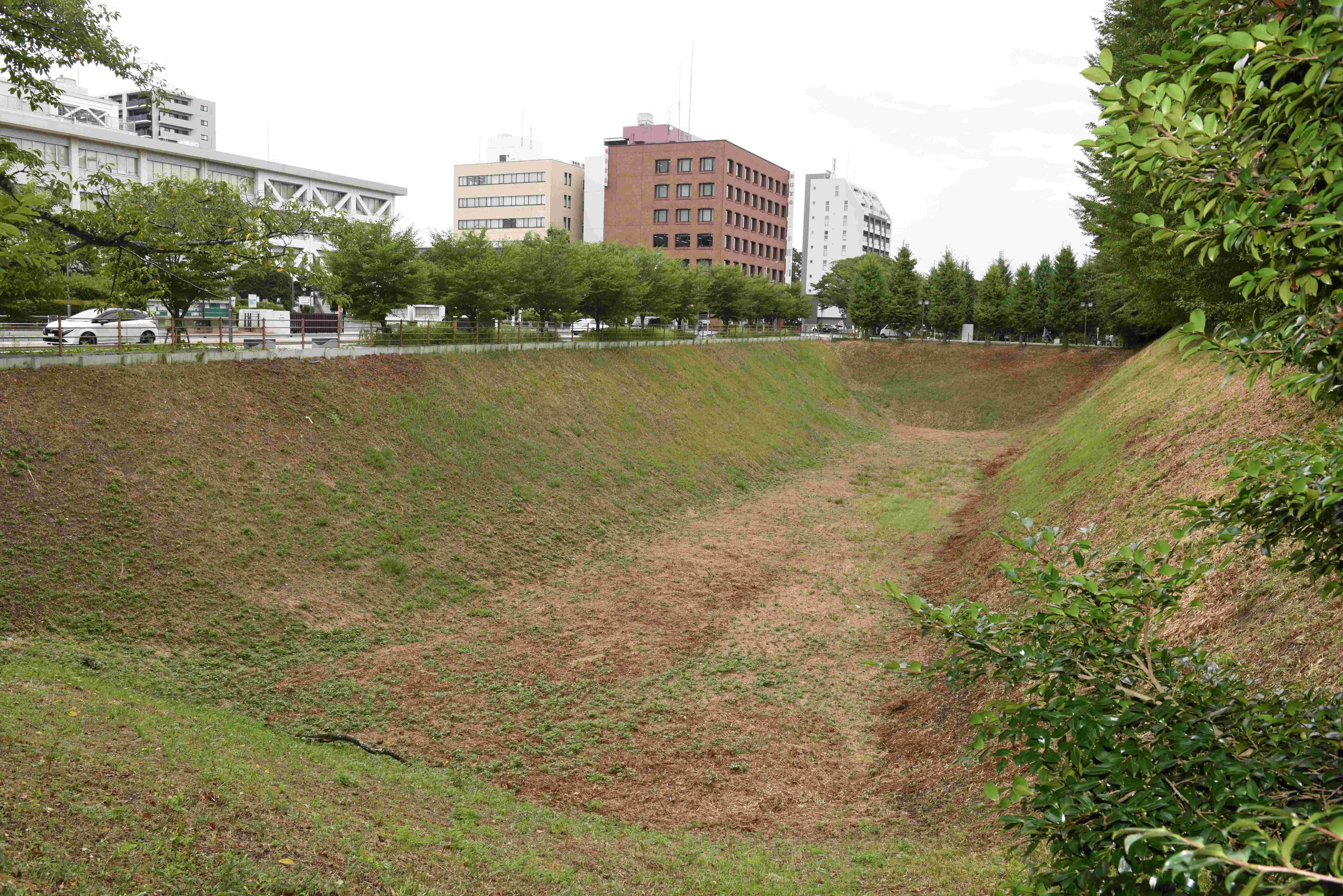 水戸城の土塁と空堀は県指定史跡