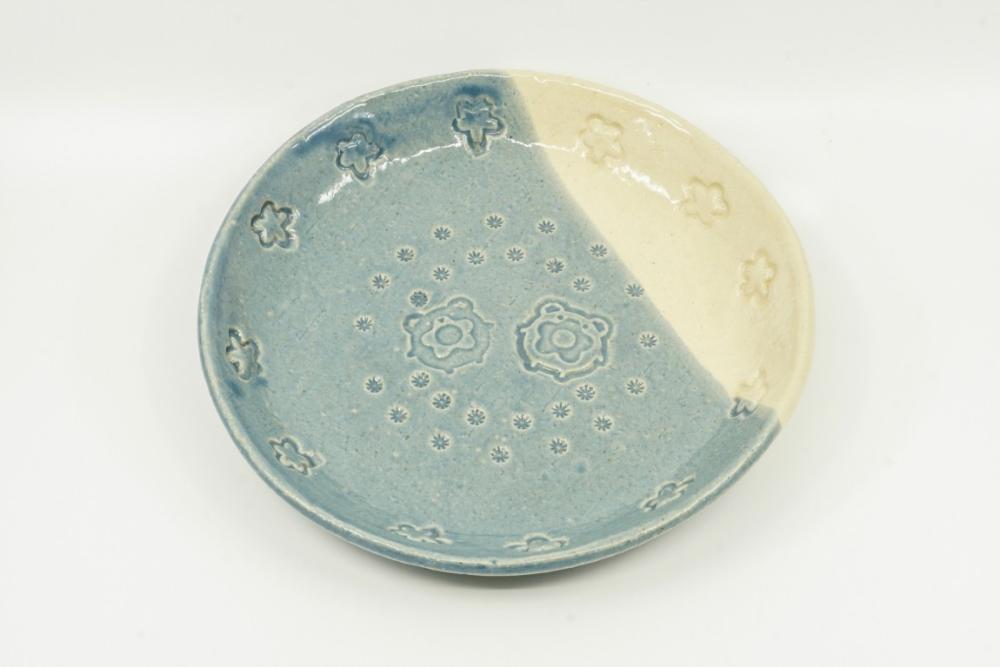 ＜かんたん陶芸体験＞ルリィとアイシィのお皿づくり