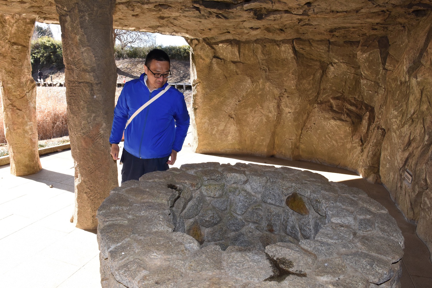 古代の洞窟を模した グロット
