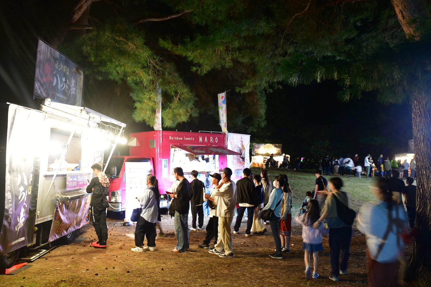 KOYAMAステージ周辺のキッチンカー