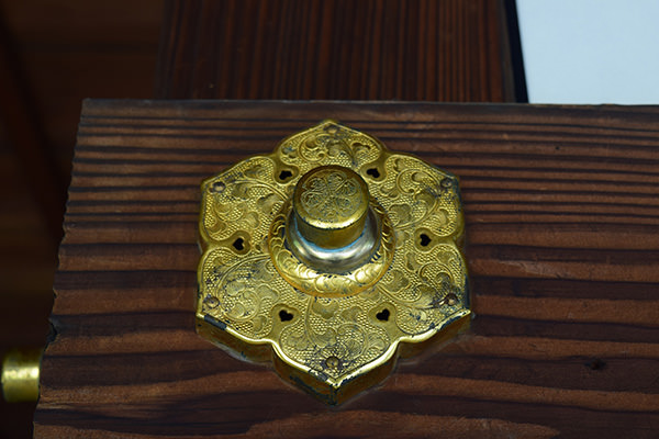 釘隠しの拡大写真